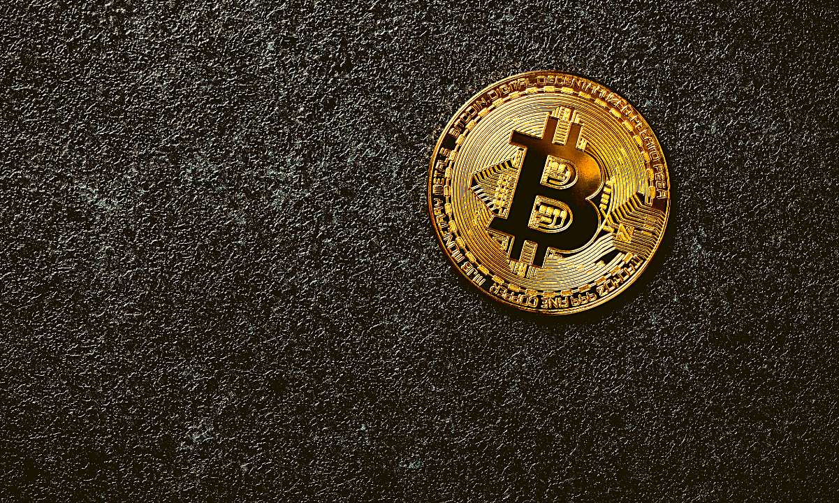 بیت‌کوین در انتظار فدرال رزرو بی‌حرکت ماند